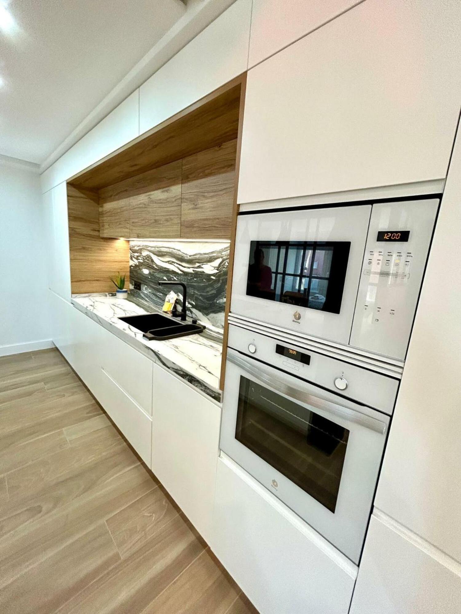 Gatu Premium Deseo Piso De Lujo Con Parking " Preferente Mayores De 25 Anos Y Familias " Cádiz Exteriör bild
